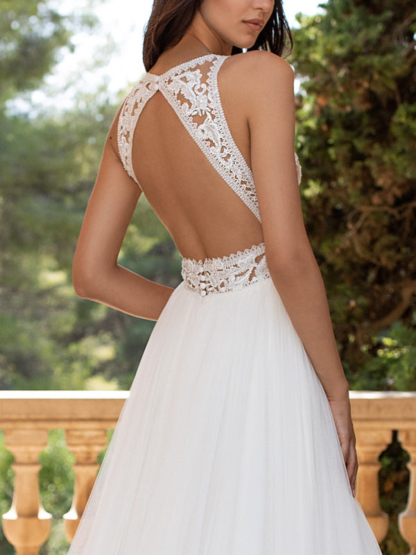 Espiga wedding dress by Pronovias Bridal close up back 2