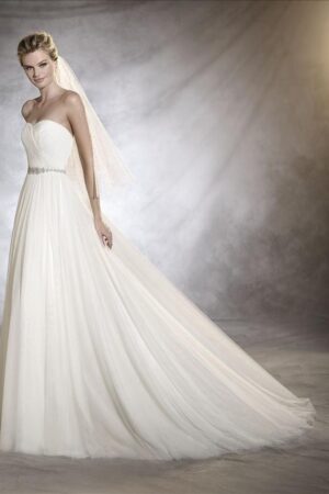 Omara by Pronovias