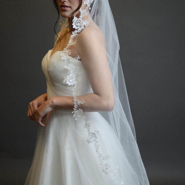 379 Ansonia Bridal Veils