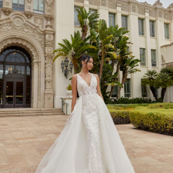 Maggie Sottero - Saige Wedding Dress for sale in Sacramento | Designer  Sample, Size 10, $1150 — Olive & Ivory