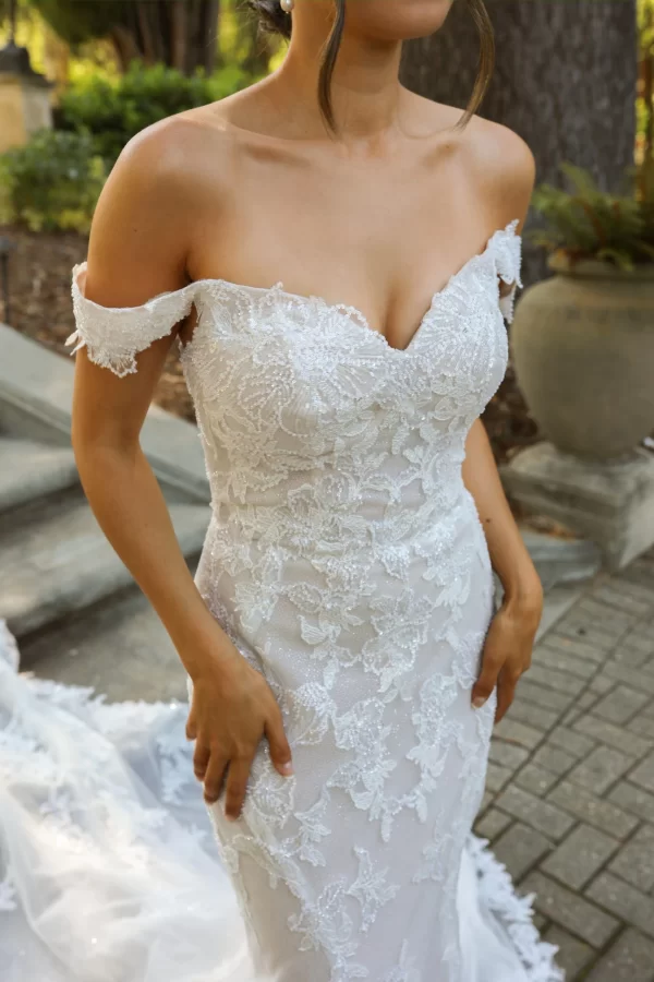 Picture of D3960 wedding dress front