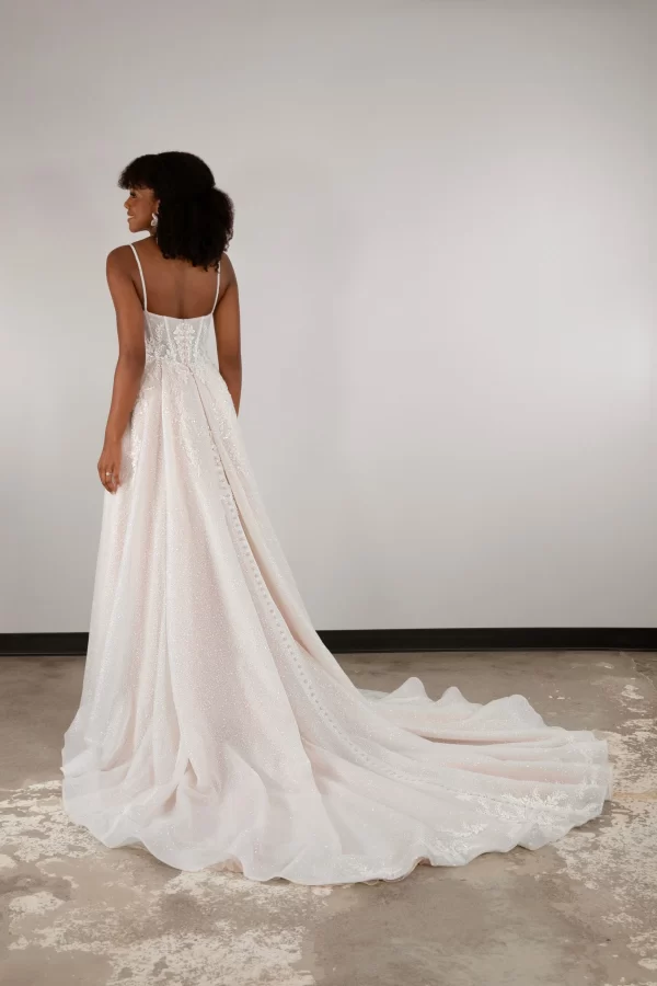 Picture of wedding dress D3812 back