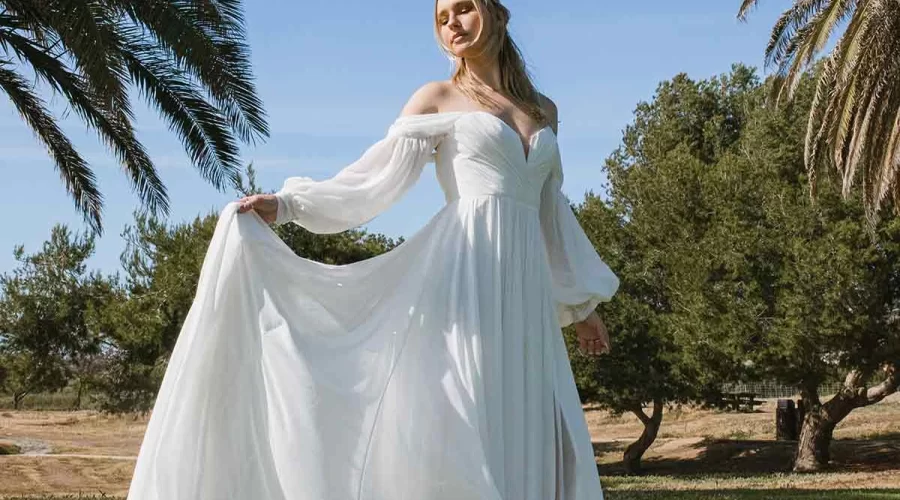 Front of puff sleeve wedding gown