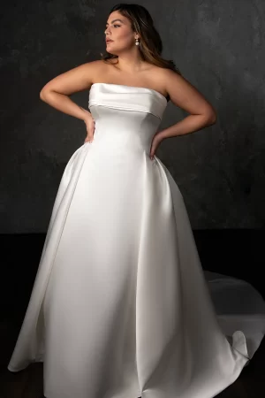 D4304 by essense of australia view 1