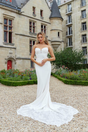 d3853 by Essense of Australia wedding dress full view