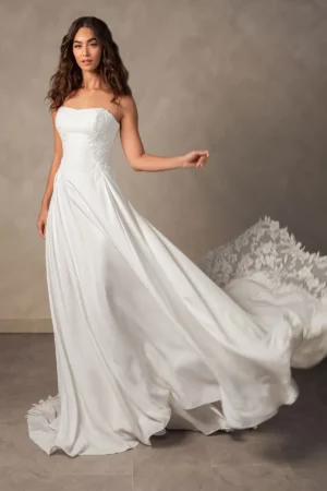 D4504 Essense of Australia Wedding Dress Full View