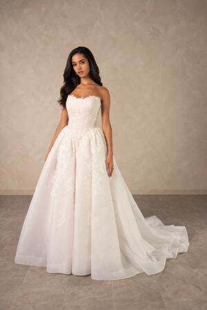 D4573 Essense of Australia wedding dress view 2